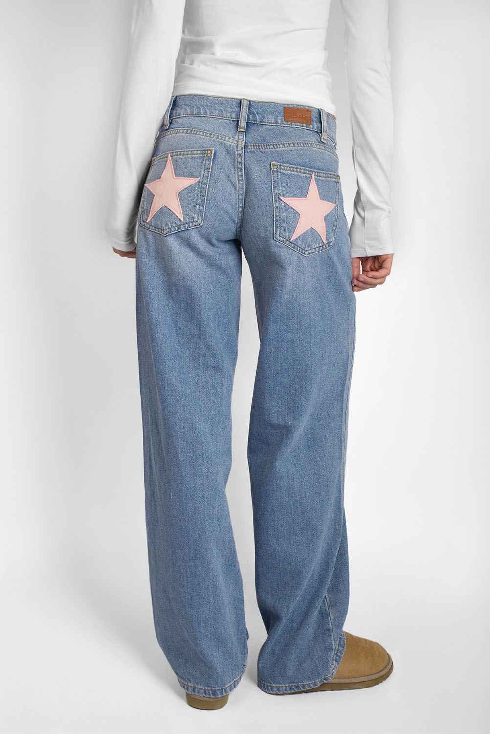 Low-rise star jeans | Subdued