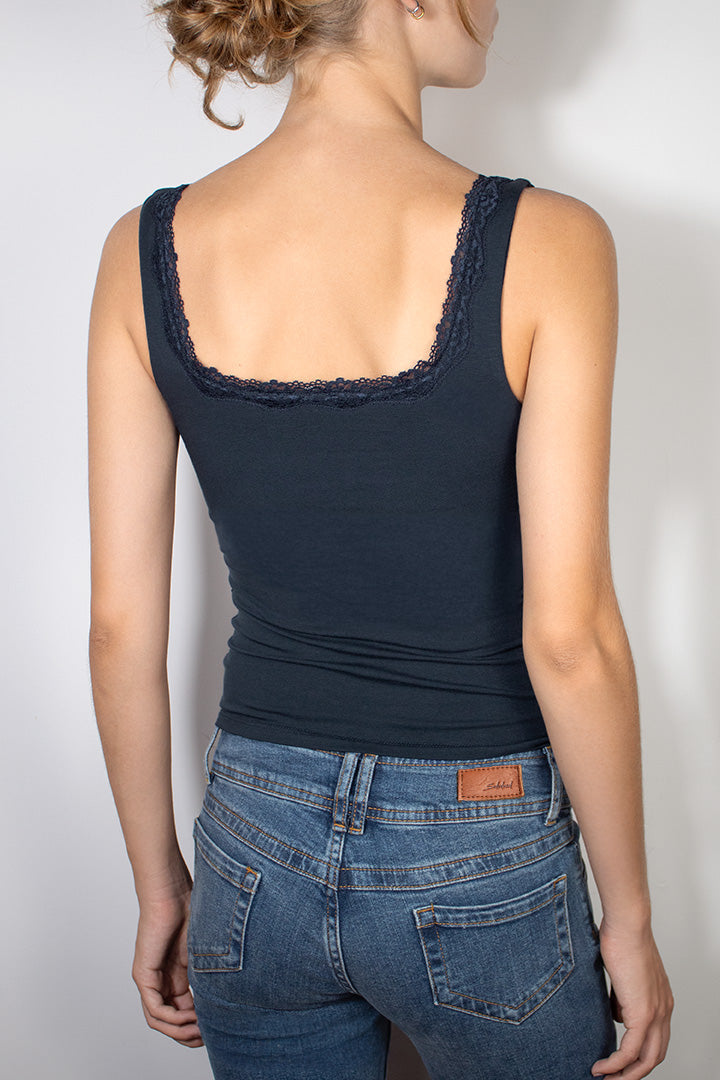 Square neckline top with lace | Subdued