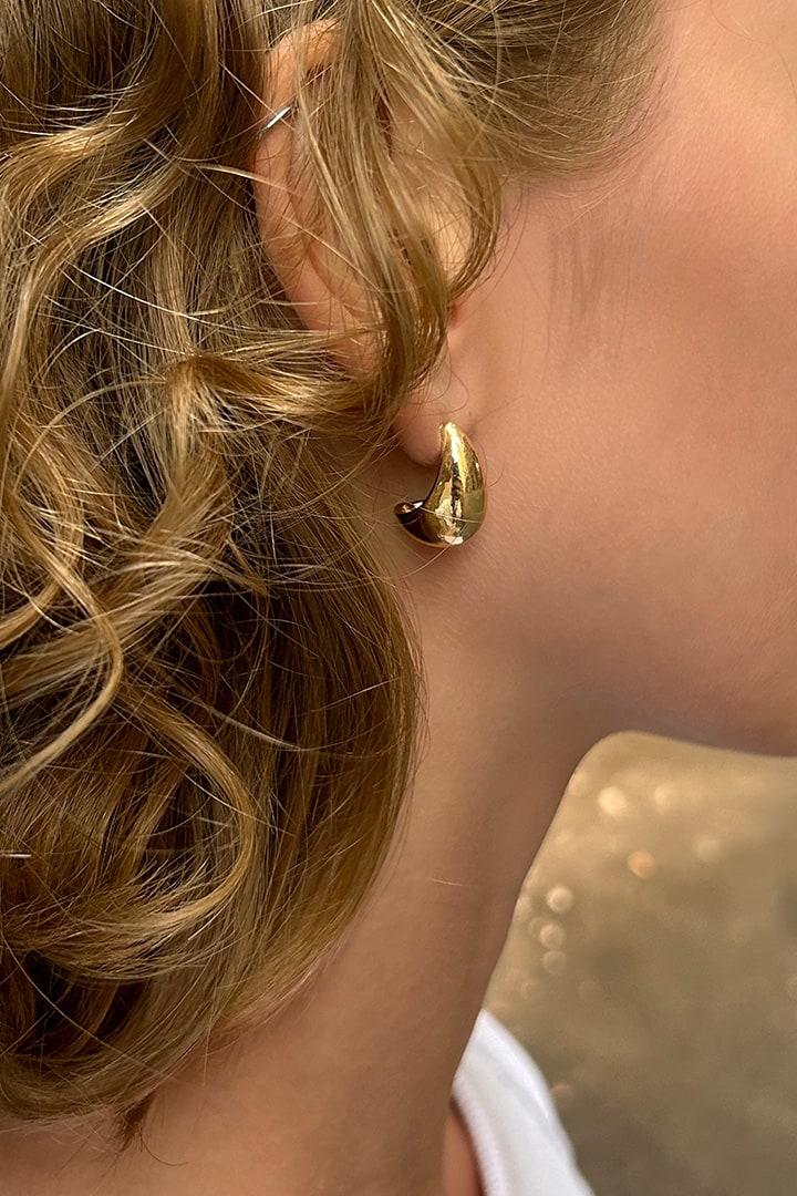 Hoop earrings | Subdued