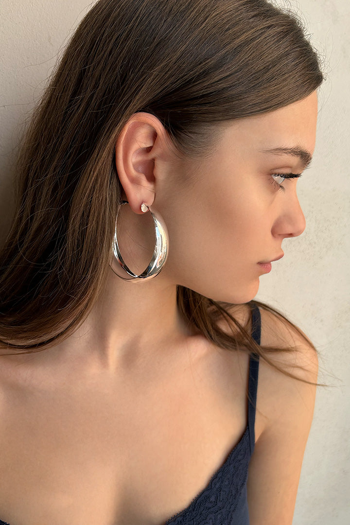 Hoop earrings | Subdued