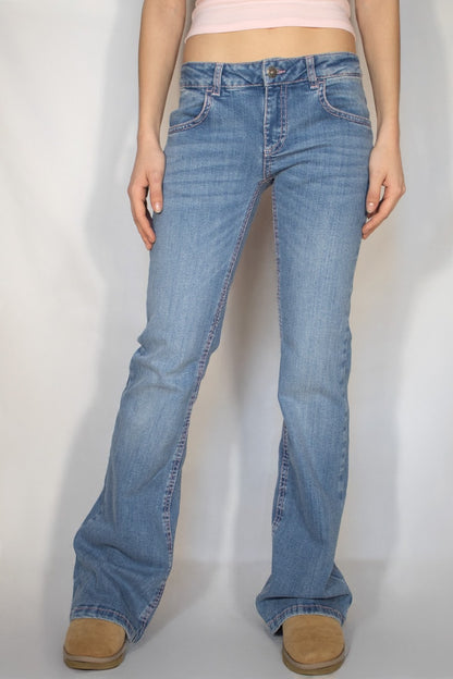 Low-waist flare jeans | Subdued