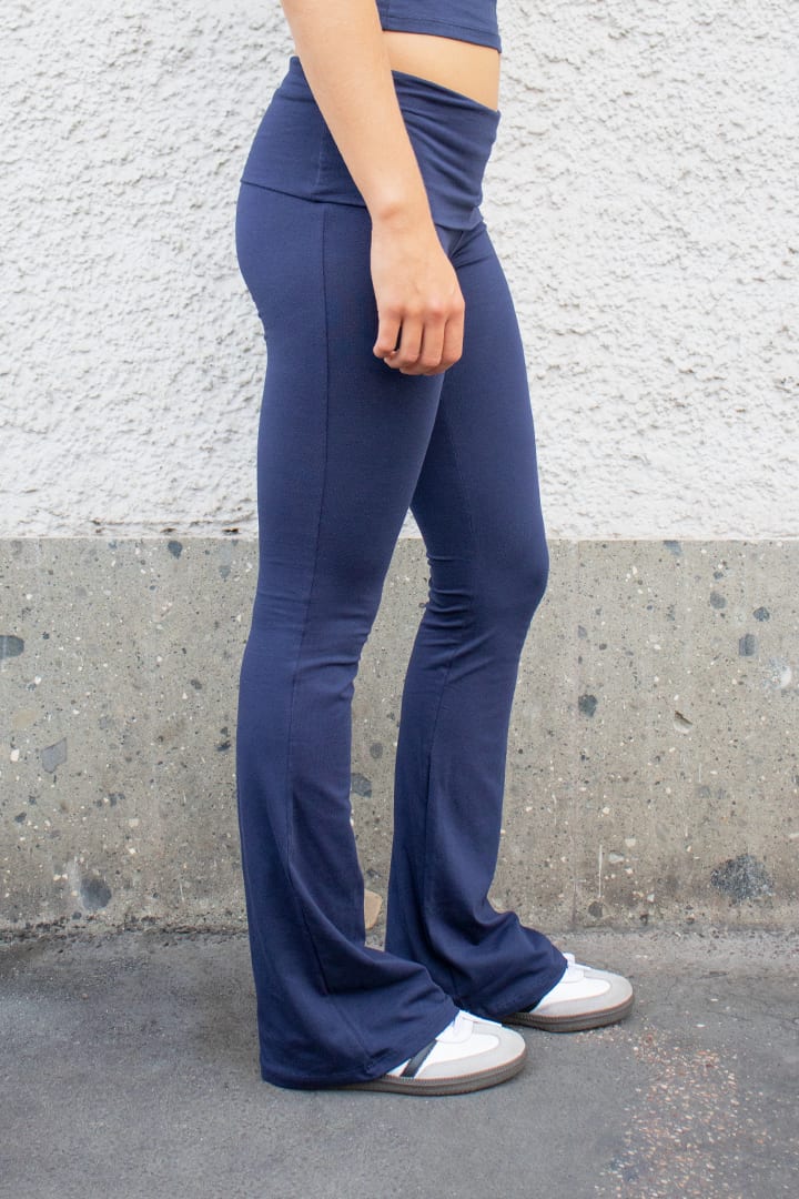 Cuffed pants | Subdued