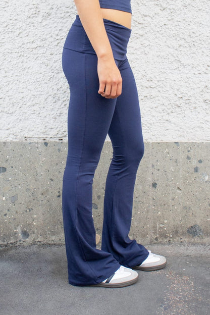 Cuffed pants | Subdued