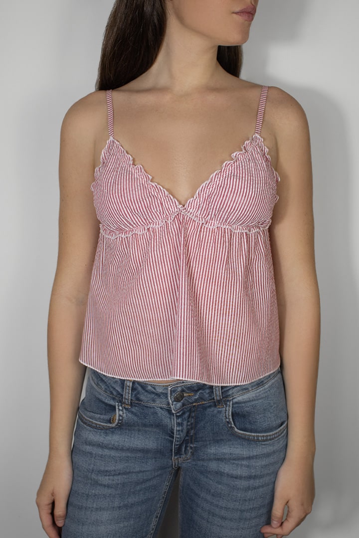 Top with ruffles | Subdued