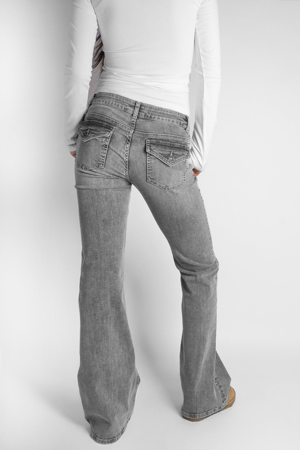 Low waist flared jeans | Subdued