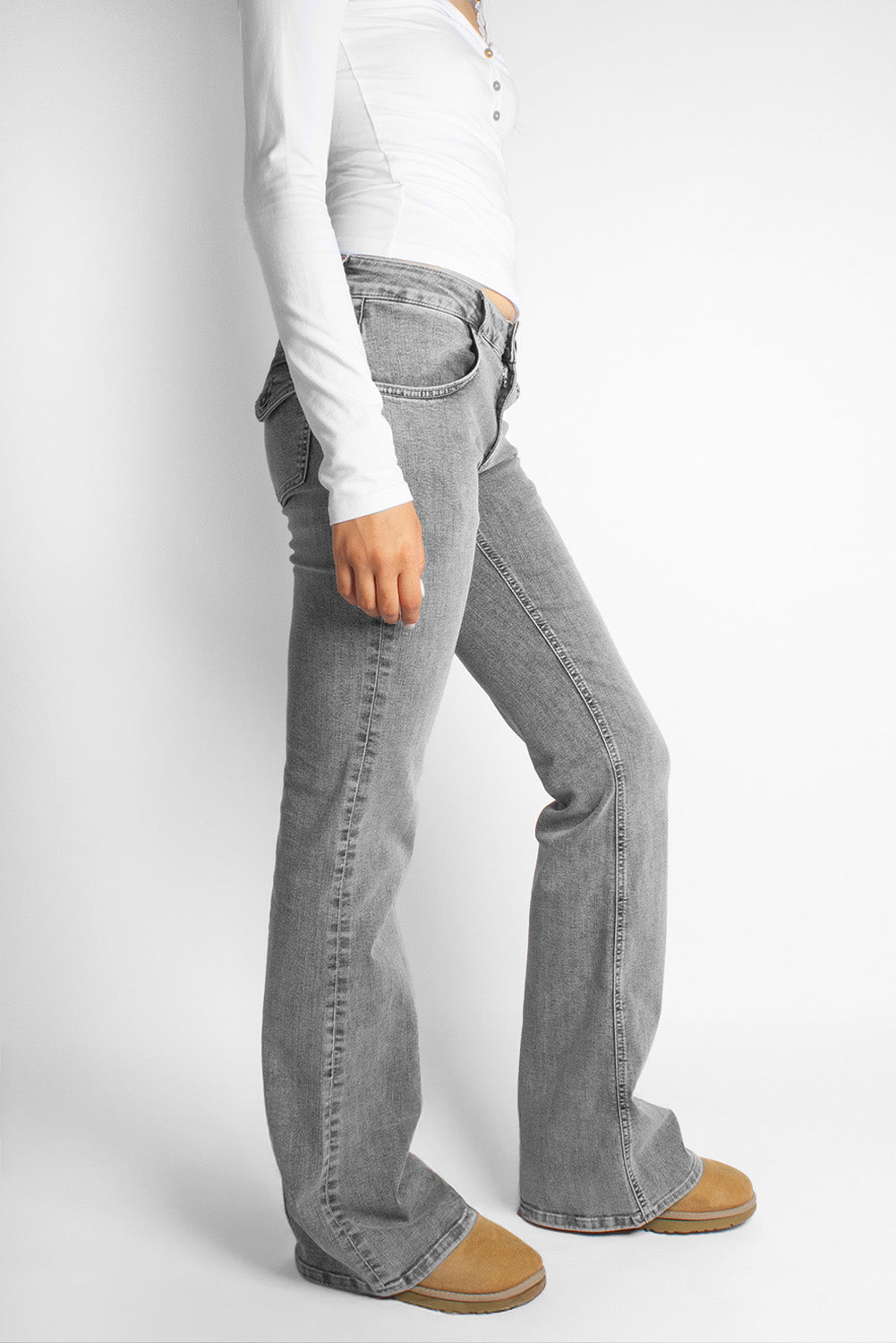 Low waist flared jeans | Subdued