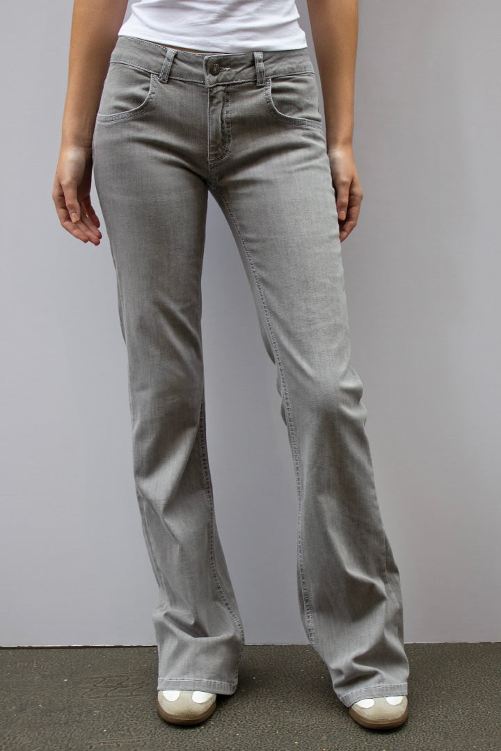 Low waist flared jeans | Subdued