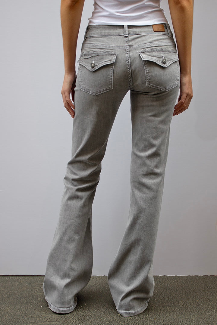 Low waist flared jeans | Subdued