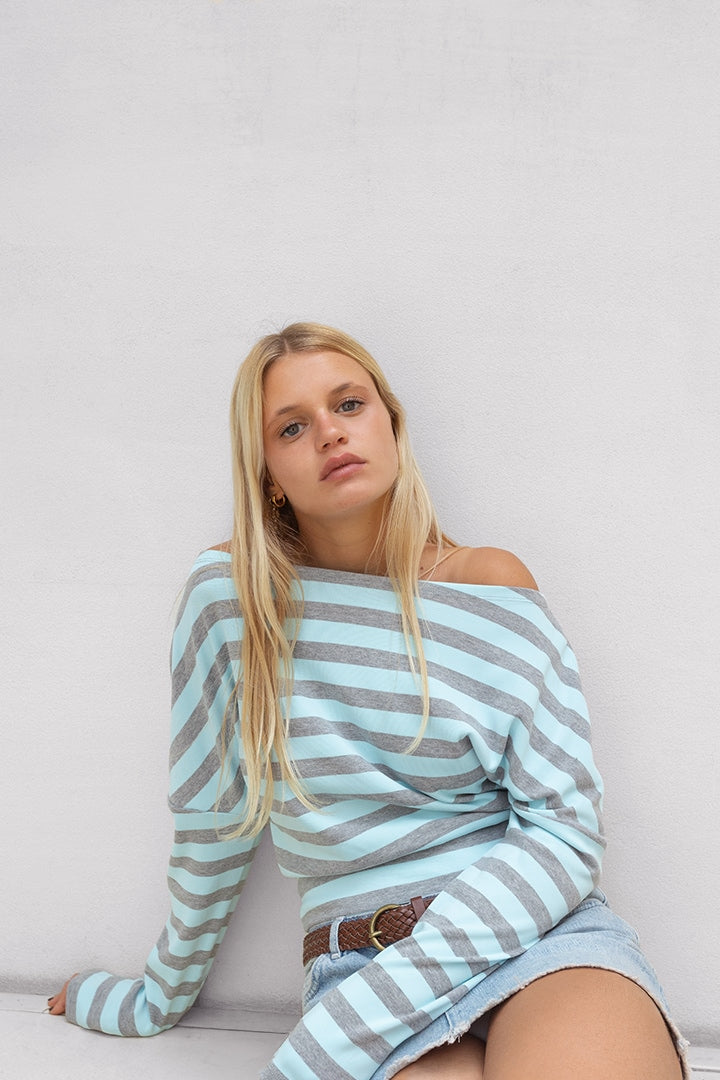 T-shirt with a boat neck | Subdued