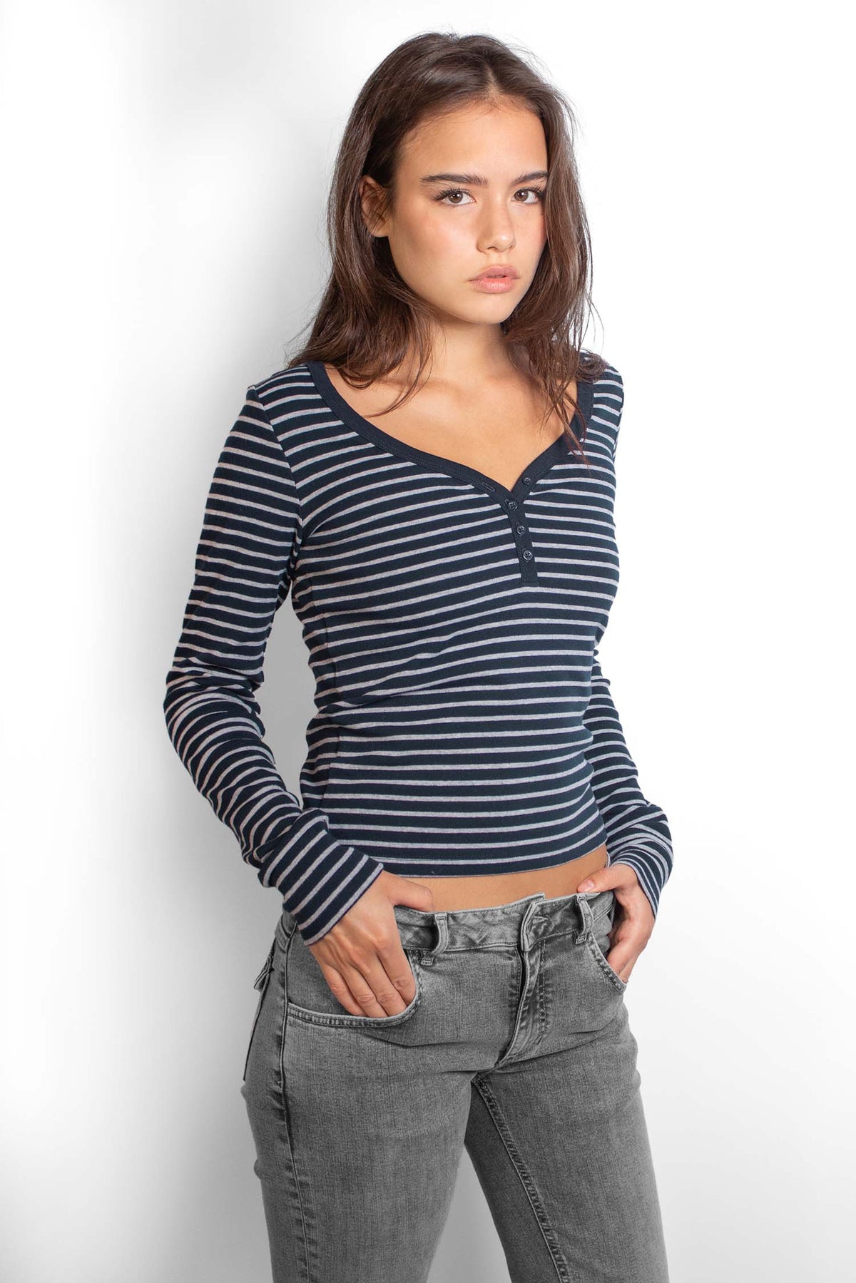 Long-sleeve Chester T-shirt | Subdued