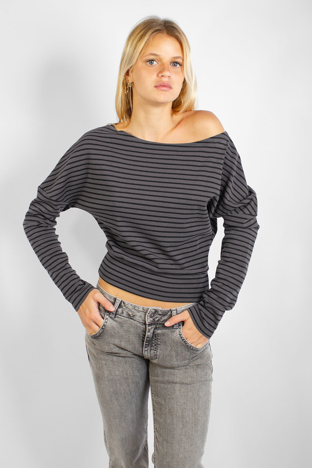 Asymmetrical T-shirt | Subdued