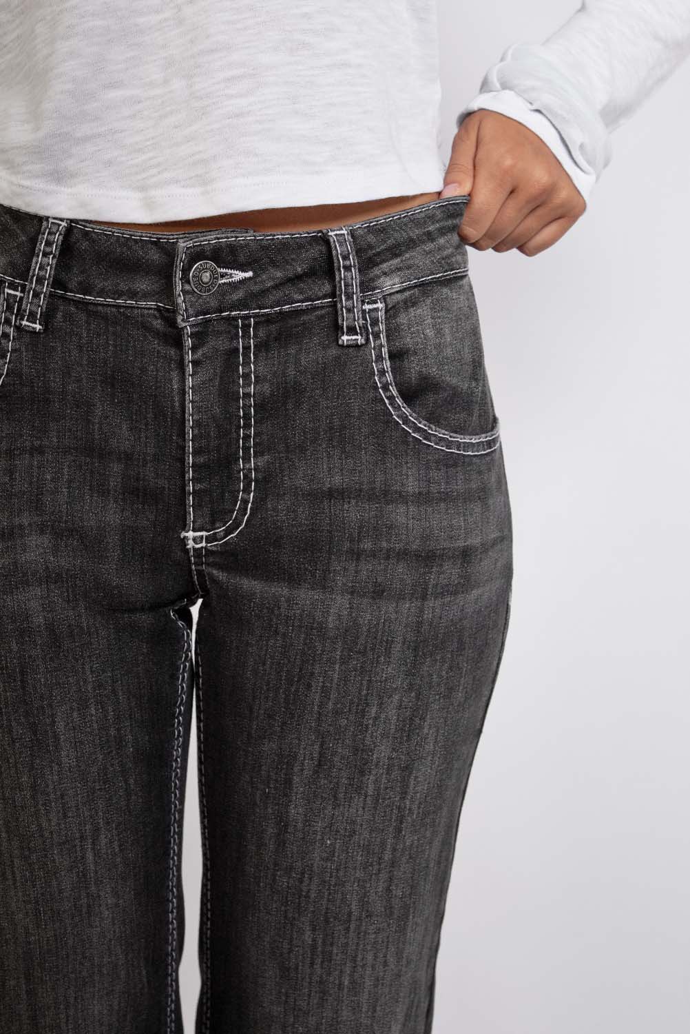 Low-Waist Flared Jeans | Subdued