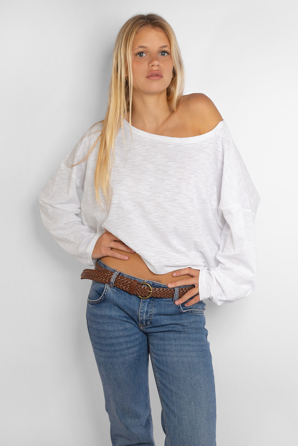 T-shirt with a boat neck | Subdued