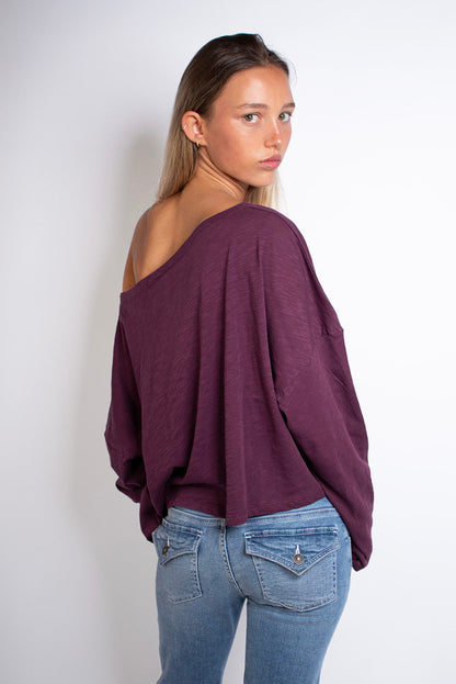 T-shirt with a boat neck | Subdued