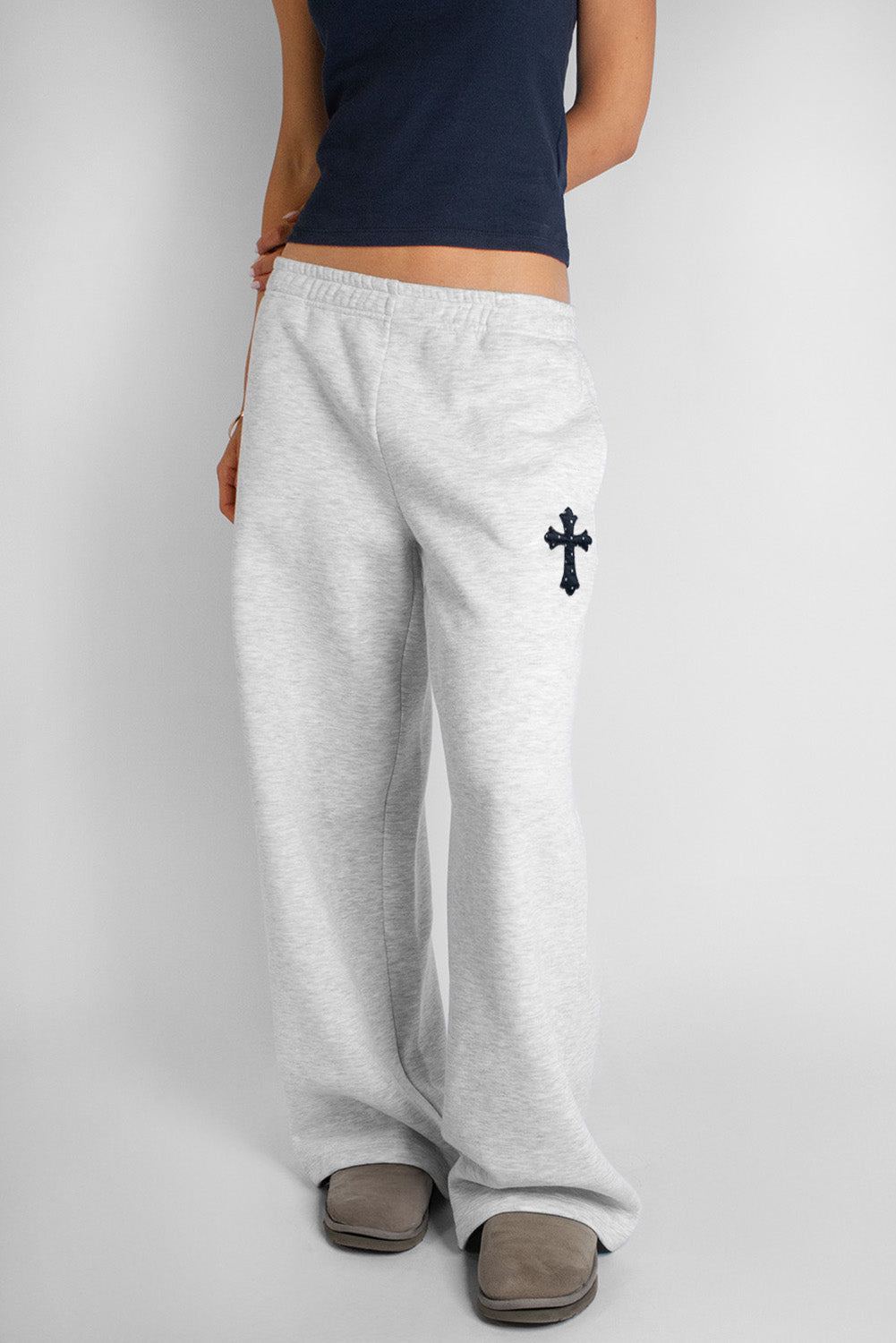 Wide-leg joggers with cross patch | Subdued