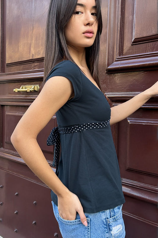 V-neck T-shirt with polka dot ribbon | Subdued