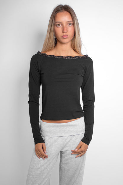 T-shirt with a boat neckline and lace | Subdued