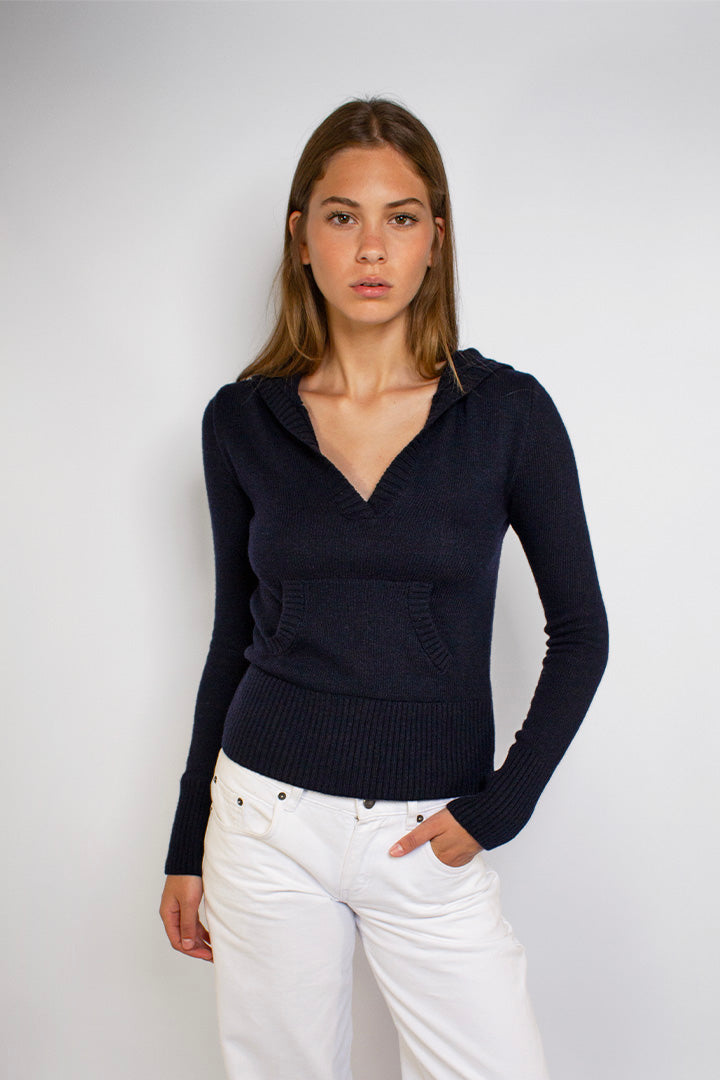 Hooded V-neck sweater | Subdued