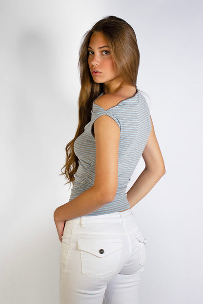 Asymmetrical neckline top | Subdued