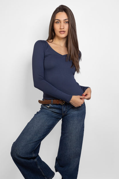 V-neck T-shirt | Subdued