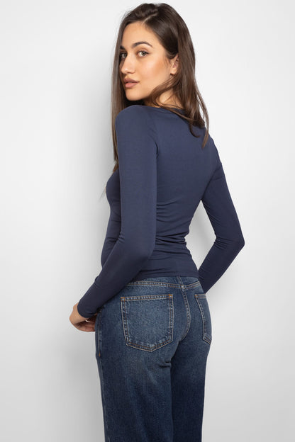 V-neck T-shirt | Subdued