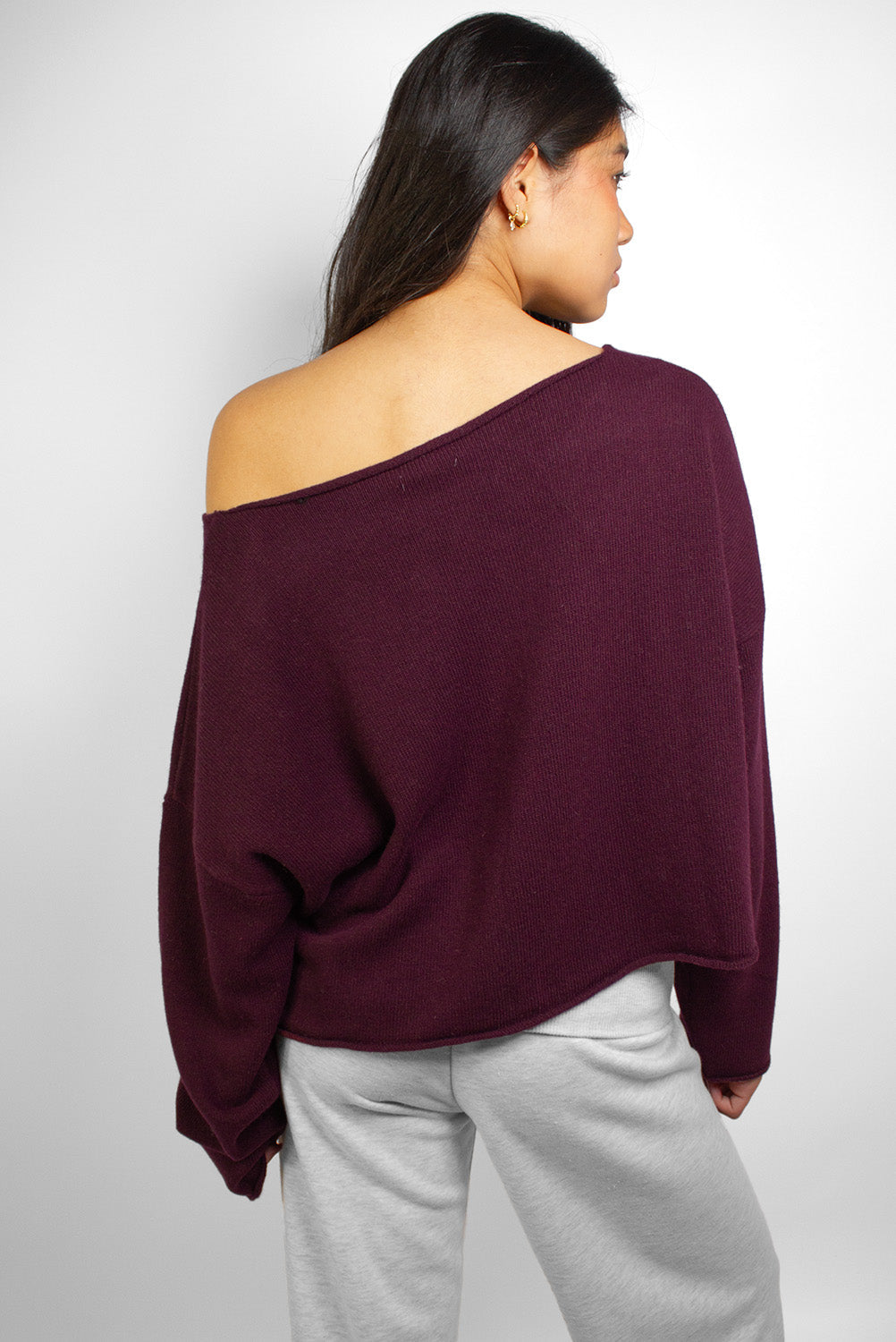 Off-shoulder knit sweater | Subdued