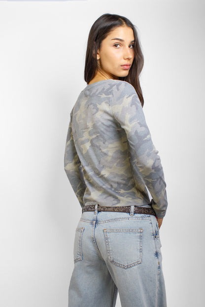 V-neck T-shirt | Subdued