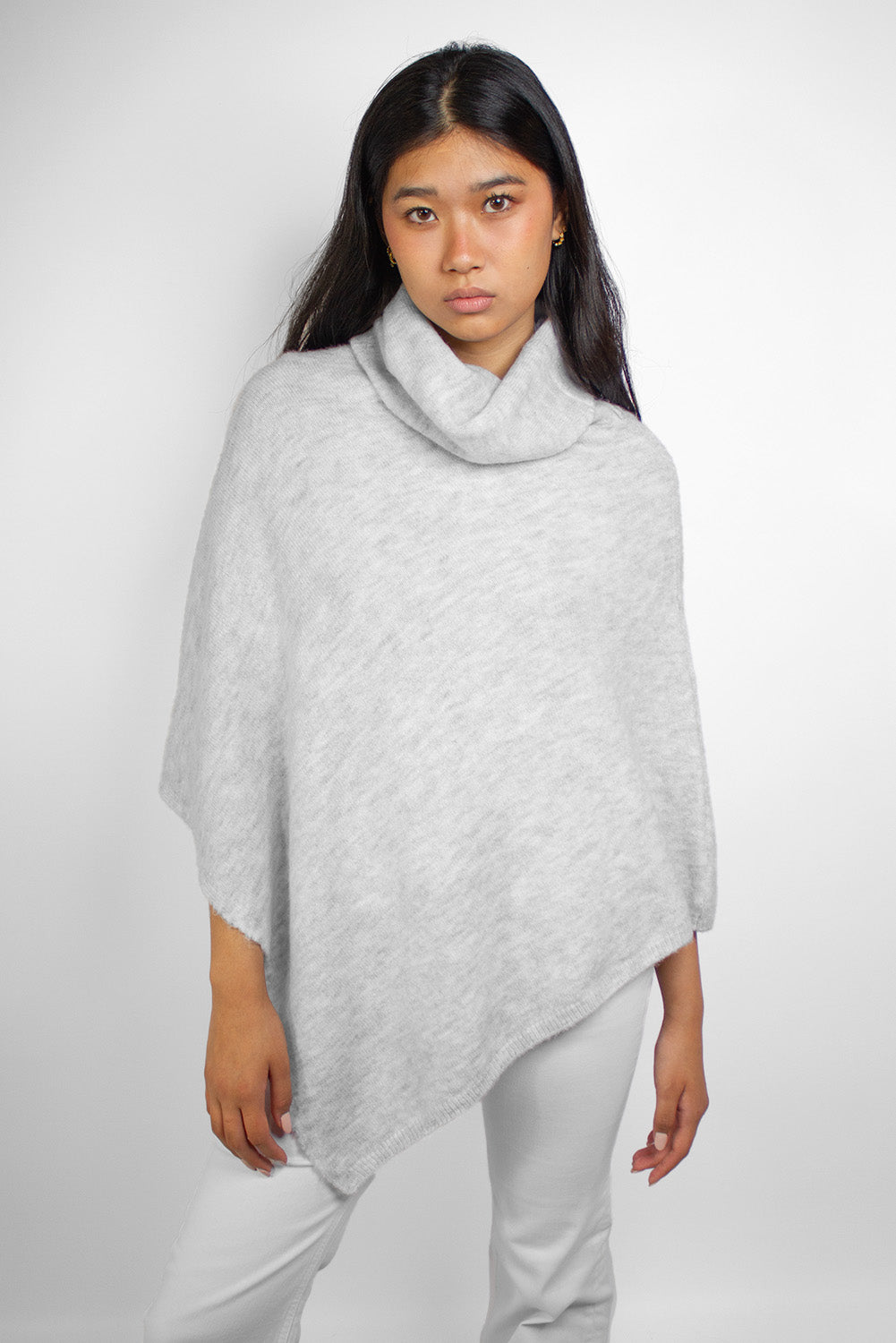 High-neck poncho | Subdued
