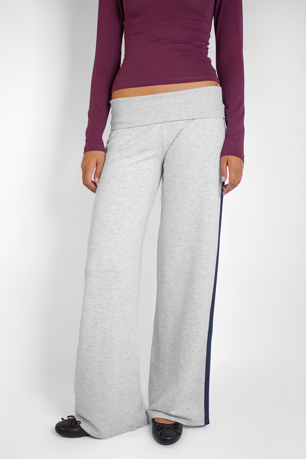 Wide-leg joggers with a side stripe | Subdued