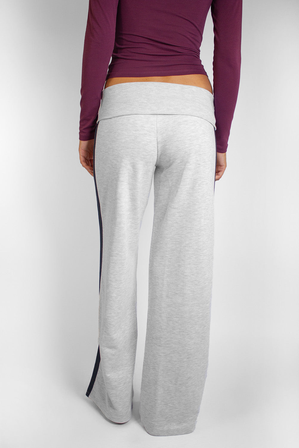 Wide-leg joggers with a side stripe | Subdued